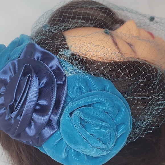 Vintage Hat with Veil 1940s Teal Blue Velvet Silk Flower Net Hat Very good - Picture 9 of 17